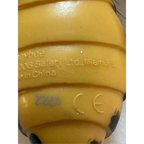 Safari LTD Honey Bee Incredible Creatures Figure - Picture 6 of 7